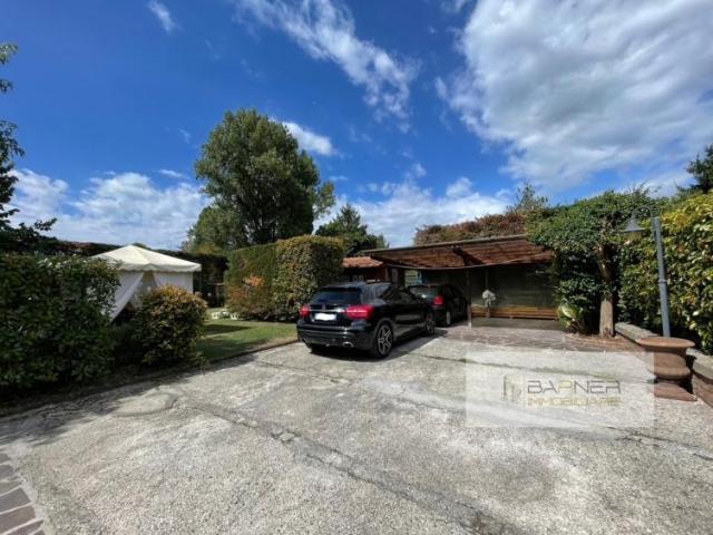 Villa Schiera in vendita a Lucca