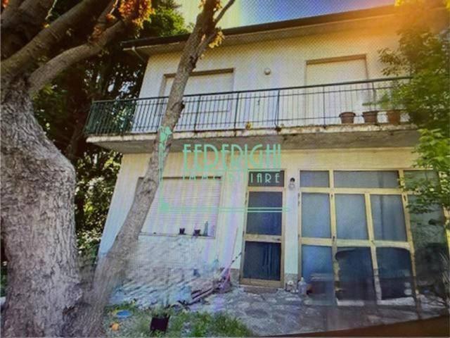 Villa Schiera in vendita a Tempagnano di Lunata, Bagni Di Lucca Ponte