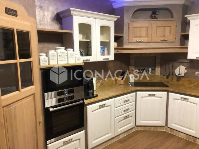 Villa Schiera in vendita a Tempagnano di Lunata, Bagni Di Lucca Ponte