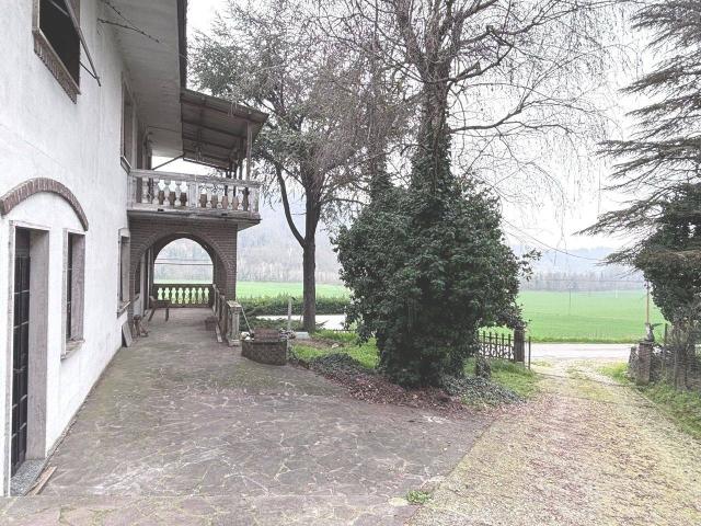 Villa Schiera in vendita a Lugagnano Val D'arda, Reggio Emilia