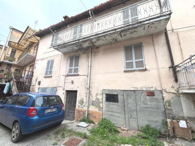 Villa Schiera in vendita a Lugagnano Val D'arda, Reggio Emilia