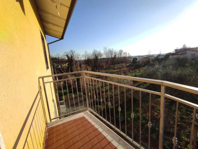 Villa Schiera in vendita a Isola, Luni