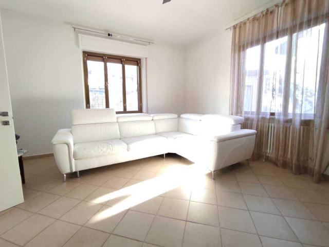 Villa Schiera in vendita a Isola, Luni