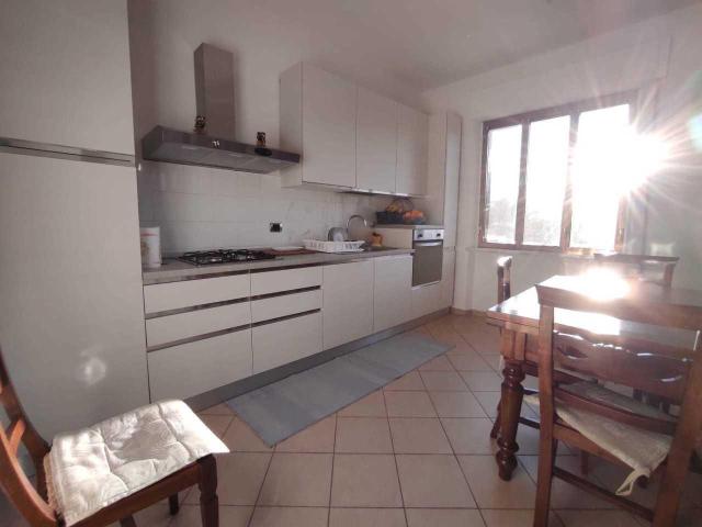 Villa Schiera in vendita a Isola, Luni