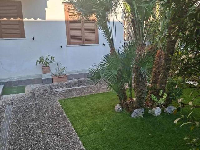 Villa Schiera in vendita a Luni, Liguria