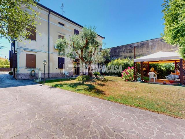 Villa Schiera in vendita a Bassa Reggiana, Re