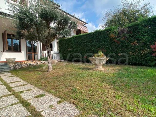 Villa Schiera in vendita a Magenta, Milano
