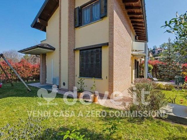 Villa Schiera in vendita a Malnate, Lombardia