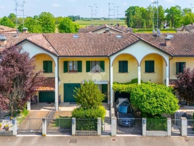 Villa Schiera in vendita a Pianura Reggiana, Re