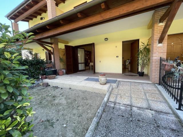 Villa Schiera in vendita a Manoppello Scalo, Manoppello