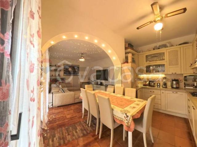 Villa Schiera in vendita a Comunità Montana del Piambello, Marchirolo