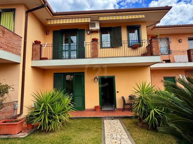 Villa Schiera in vendita a Massannunziata, Mascalucia