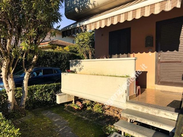 Villa Schiera in vendita a Marina di Massa, Massa