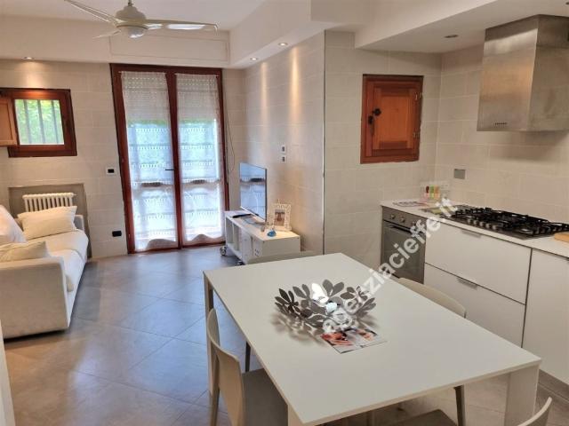 Villa Schiera in vendita a Marina di Massa, Marina Di Massa