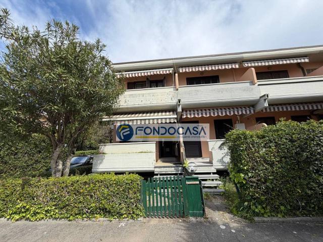 Villa Schiera in vendita a Marina di Massa, Marina Di Massa