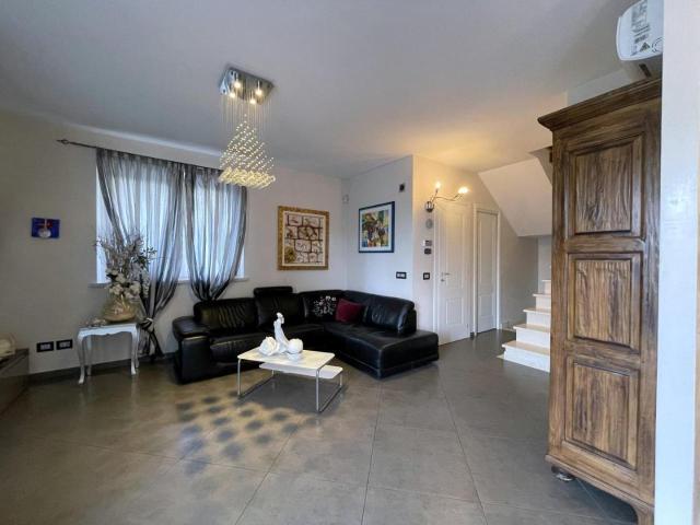 Villa Schiera in vendita a Marina Di Massa, Toscana