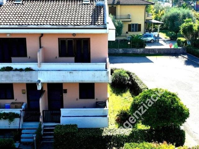 Villa Schiera in vendita a Marina di Massa, Marina Di Massa