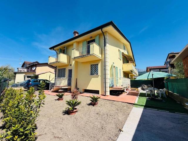 Villa Schiera in vendita a Marina Di Massa, Toscana