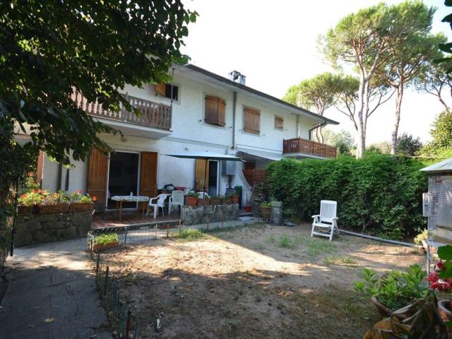 Villa Schiera in vendita a Poveromo, Marina Di Massa