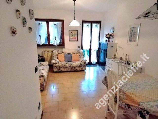 Villa Schiera in vendita a Marina di Massa, Marina Di Massa