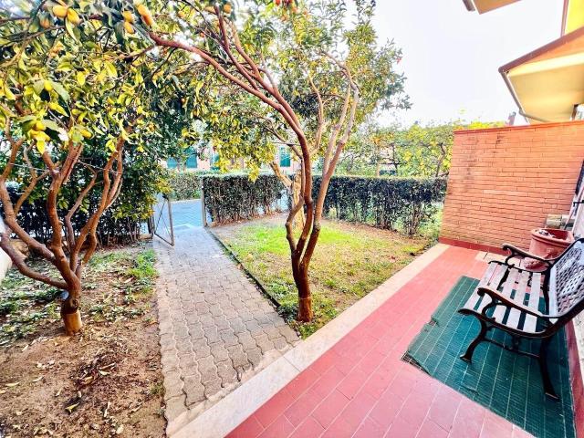 Villa Schiera in vendita a Turano, Marina Di Massa