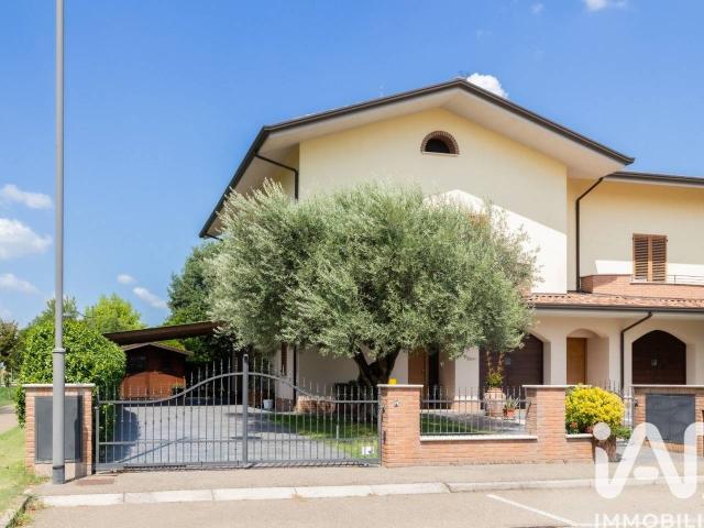 Villa Schiera in vendita a Unione dei comuni della Bassa Romagna, Massa Lombarda