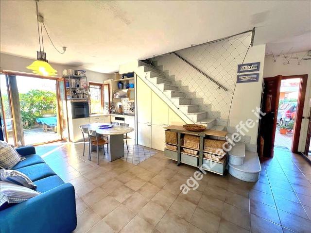 Villa Schiera in vendita a Marina di Massa, Marina Di Massa