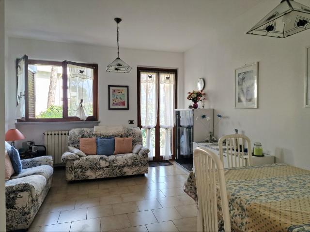 Villa Schiera in vendita a Marina di Massa, Marina Di Massa
