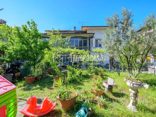Villa Schiera in vendita a Medesano, Ramiola