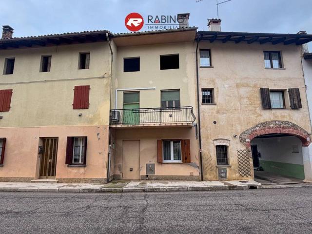 Villa Schiera in vendita a Mereto Di Tomba, Friuli-Venezia Giulia
