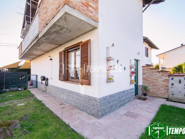 Villa Schiera in vendita a Mezzanino, Lombardia