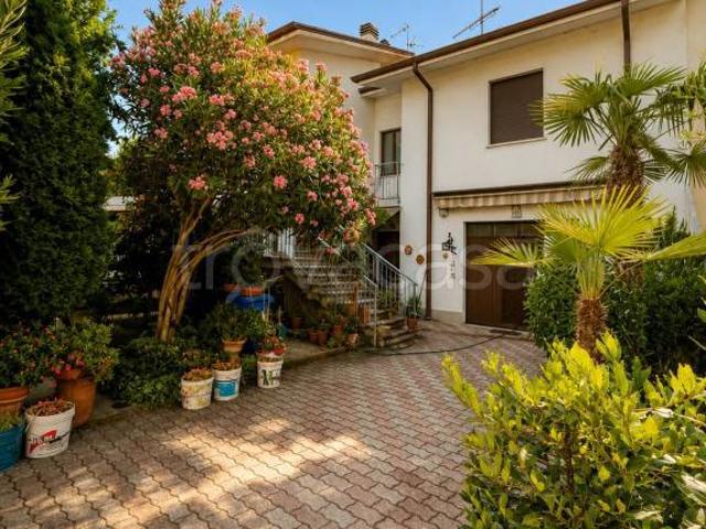 Villa Schiera in vendita a Unione Comuni Modenesi Area Nord, Mirandola