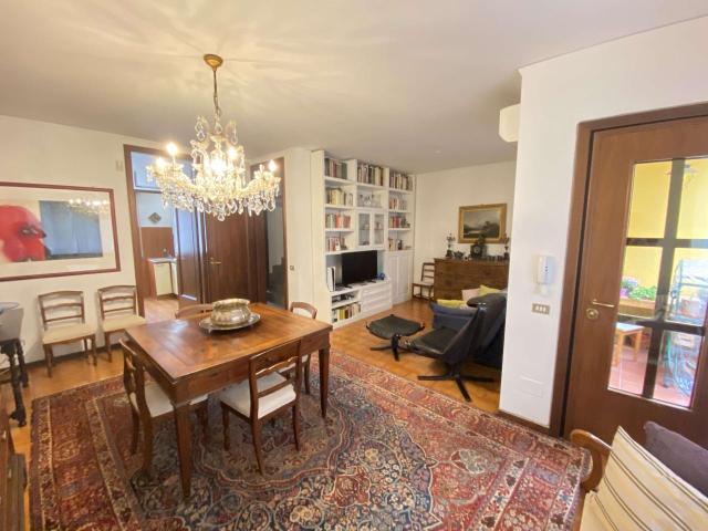 Villa Schiera in vendita a Centro Storico, Modena