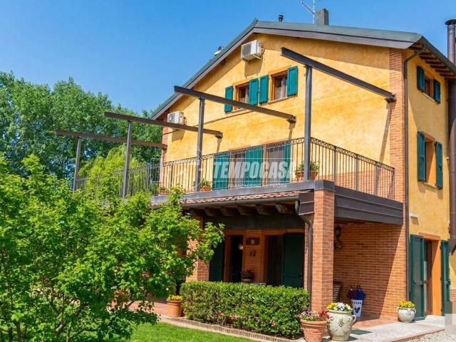 Villa Schiera in vendita a Buon Pastore-Sant'Agnese-San Damaso, Modena