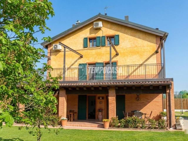 Villa Schiera in vendita a Buon Pastore-Sant'Agnese-San Damaso, Modena