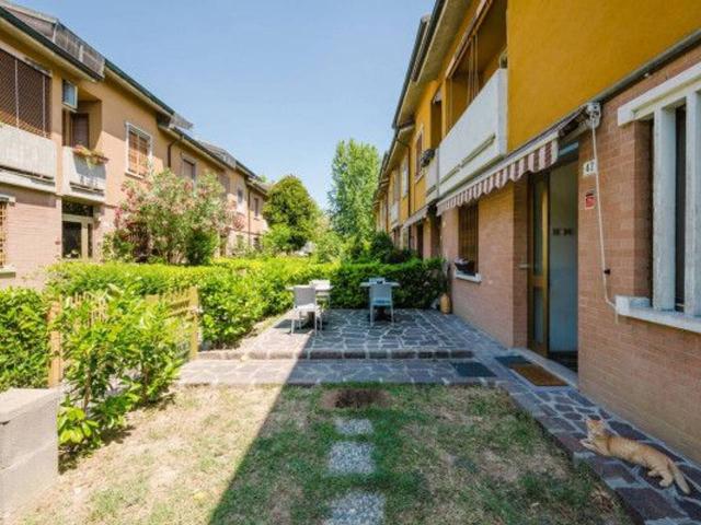 Villa Schiera in vendita a Crocetta-San Lazzaro-Modena Est, Modena