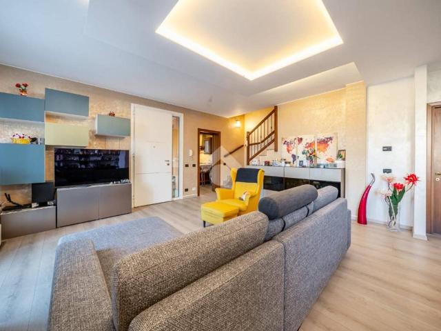 Villa Schiera in vendita a San Faustino-Madonnina-Quattroville, Modena