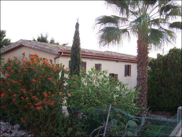 Villa Schiera in vendita a Modica Alta, Marina Di Modica