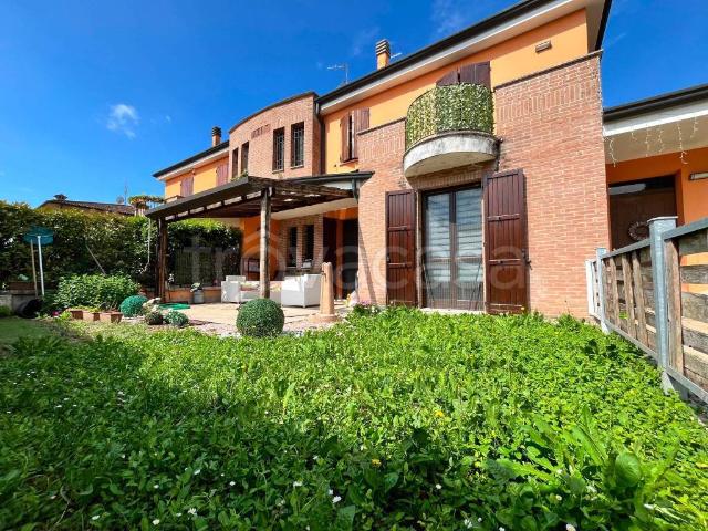 Villa Schiera in vendita a Moglia, Lombardia