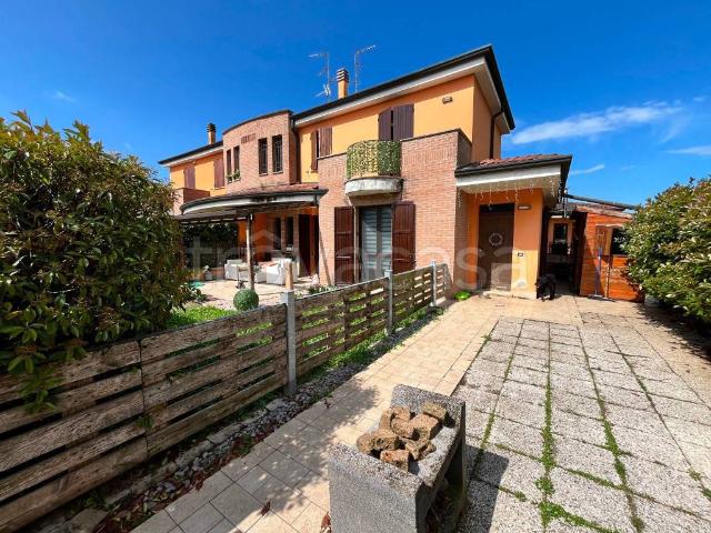 Villa Schiera in vendita a Moglia, Lombardia