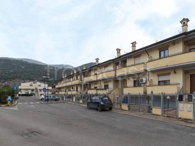 Villa Schiera in vendita a Monticchio, Sermoneta