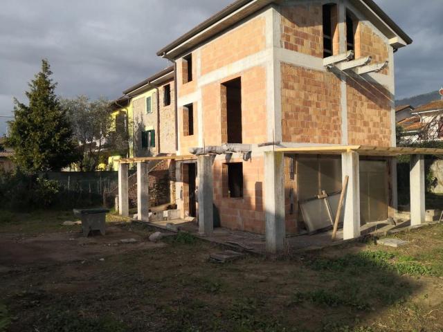 Villa Schiera in vendita a Cervaiolo, Montignoso
