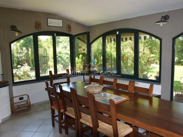 Villa Schiera in vendita a Montignoso, Toscana