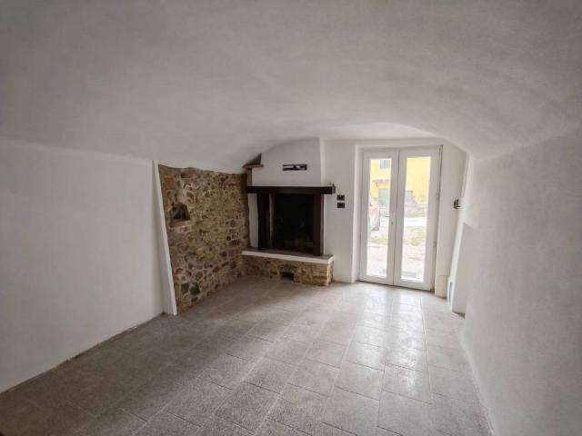Villa Schiera in vendita a Castellaro Lagusello, Monzambano