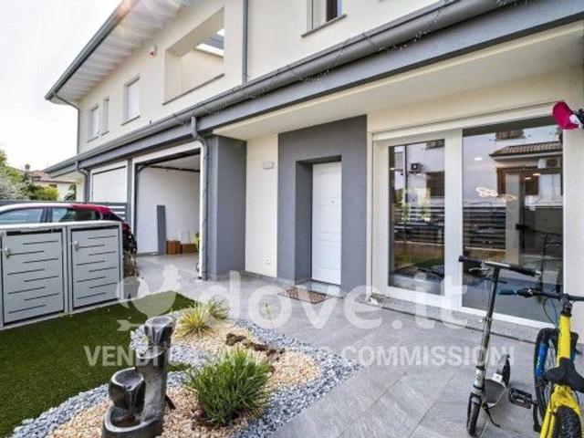 Villa Schiera in vendita a Mornico Al Serio, Lombardia