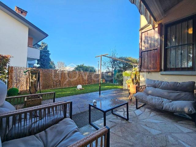 Villa Schiera in vendita a Dorotina, Mozzo