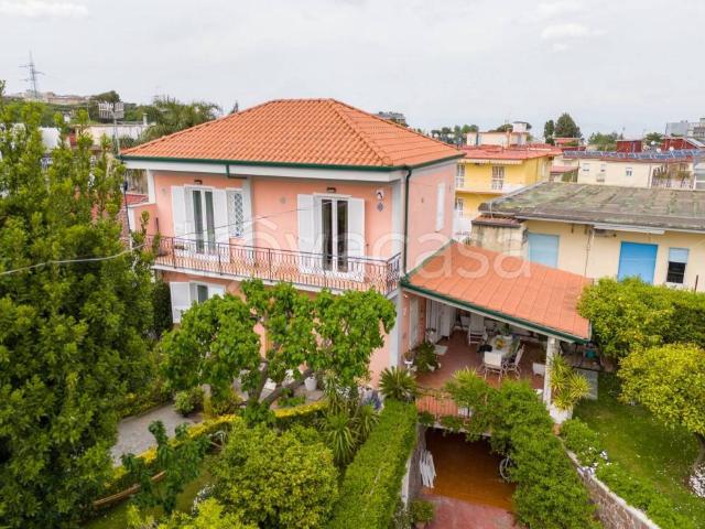 Villa Schiera in vendita a Santa Croce, Campania