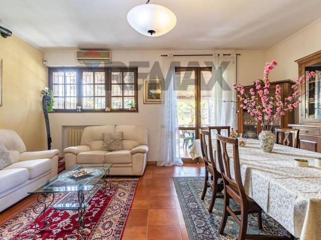 Villa Schiera in vendita a Nova Milanese, Lombardia