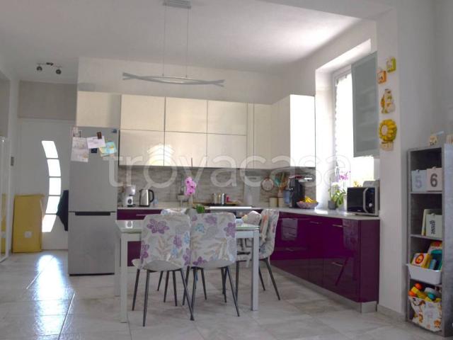 Villa Schiera in vendita a Faloppio, Lombardia