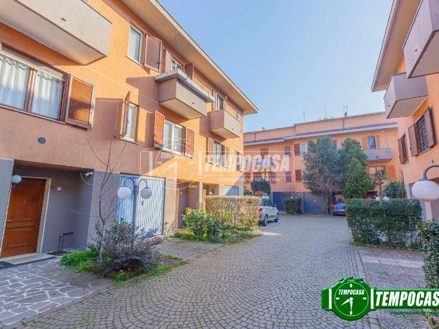 Villa Schiera in vendita a Locate Triulzi, Lombardia